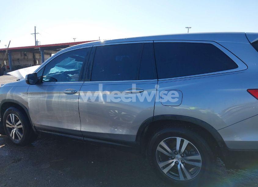 Photo 14 of 2018 Honda Pilot EX (VIN 5FNYF5H39JB021560)