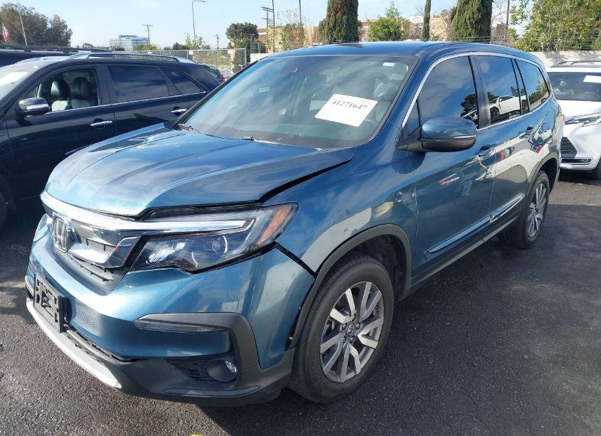 Photo 2 of 2019 Honda Pilot EX (VIN 5FNYF5H39KB017705)