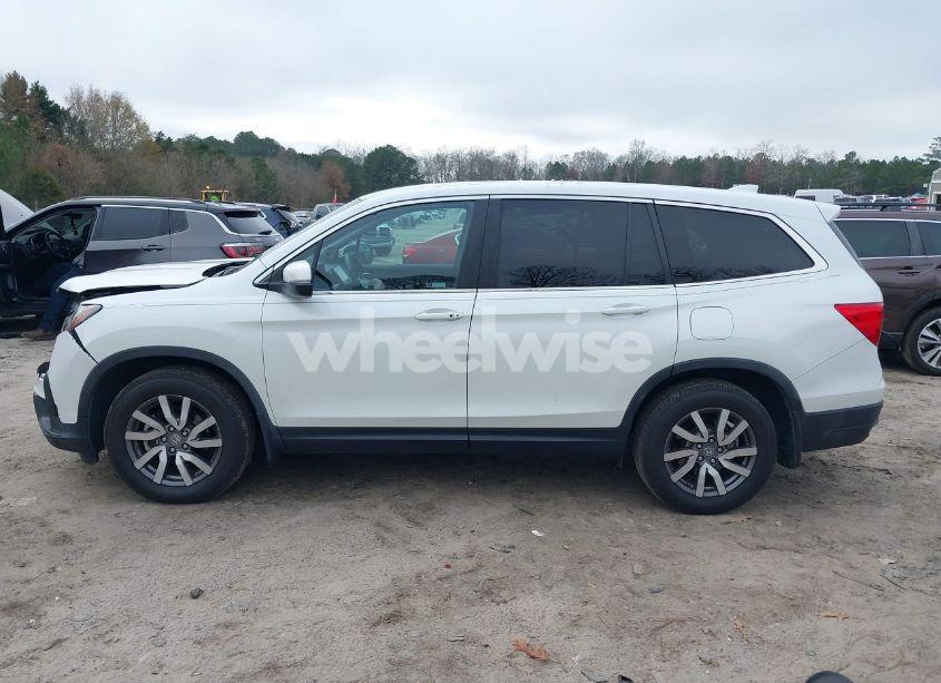 Photo 14 of 2021 Honda Pilot 2WD EX (VIN 5FNYF5H39MB035866)