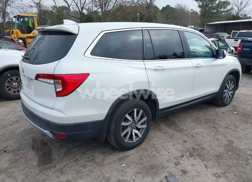 Photo 4 of 2021 Honda Pilot 2WD EX (VIN 5FNYF5H39MB035866)