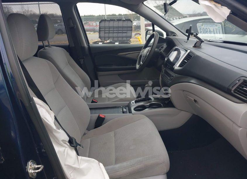 Photo 5 of 2016 Honda Pilot EX (VIN 5FNYF5H3XGB027490)