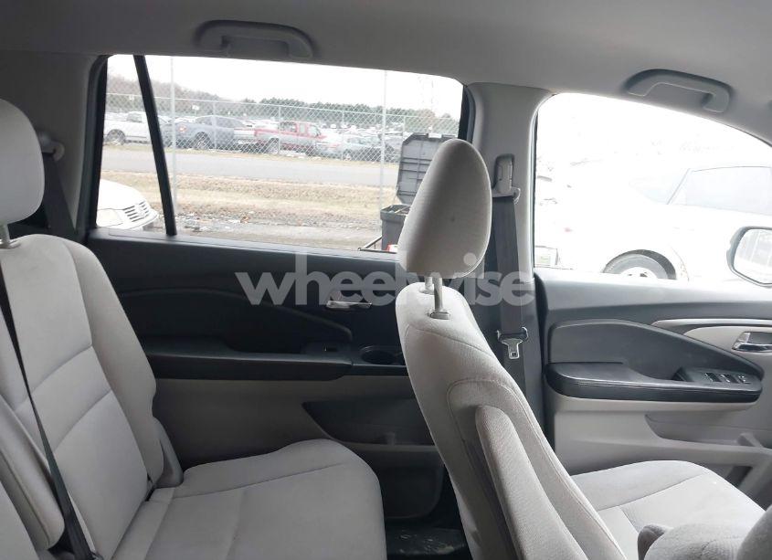 Photo 8 of 2016 Honda Pilot EX (VIN 5FNYF5H3XGB027490)