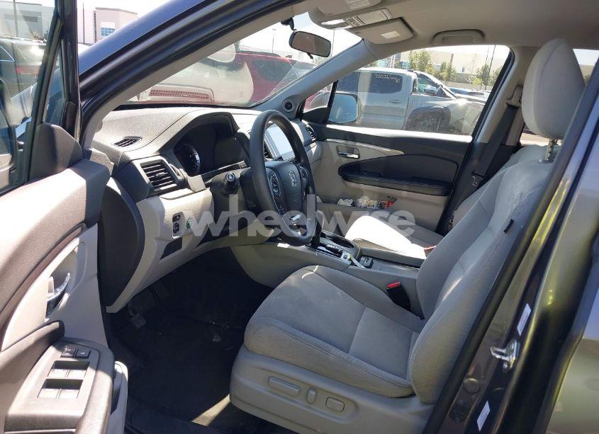 Photo 5 of 2016 Honda Pilot EX (VIN 5FNYF5H3XGB042880)