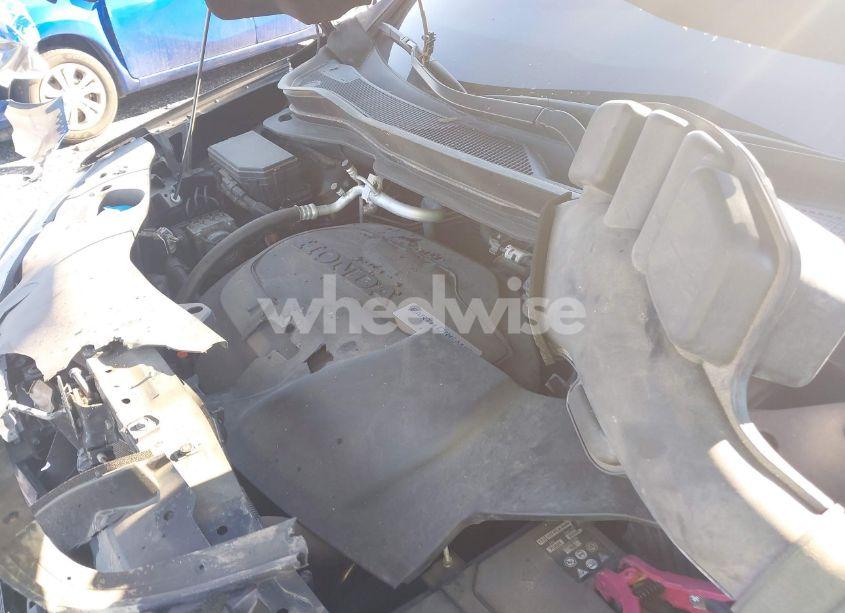 Photo 10 of 2018 Honda Pilot EX (VIN 5FNYF5H3XJB023625)