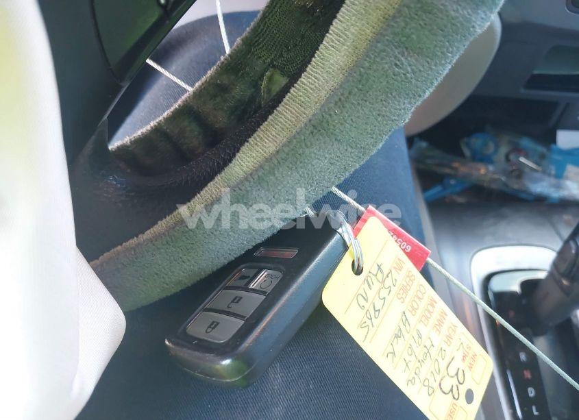 Photo 11 of 2018 Honda Pilot EX (VIN 5FNYF5H3XJB023625)