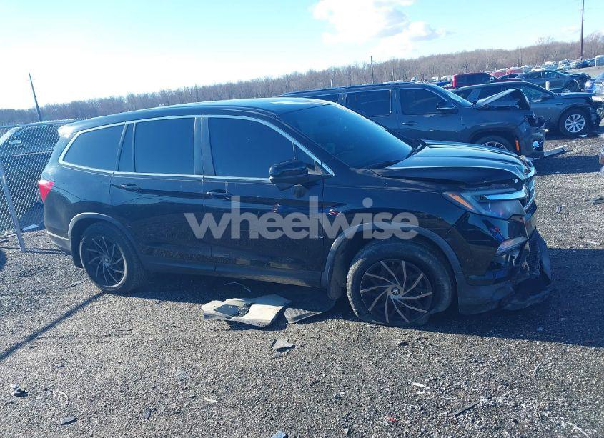 Photo 13 of 2018 Honda Pilot EX (VIN 5FNYF5H3XJB023625)