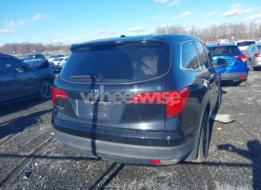 Photo 16 of 2018 Honda Pilot EX (VIN 5FNYF5H3XJB023625)