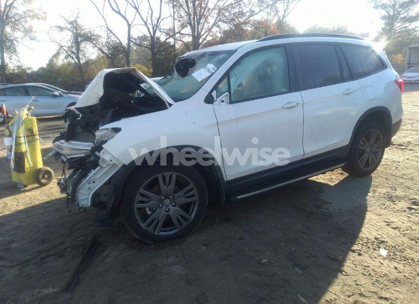 Photo 2 of 2022 Honda Pilot 2WD SPORT (VIN 5FNYF5H3XNB033433)