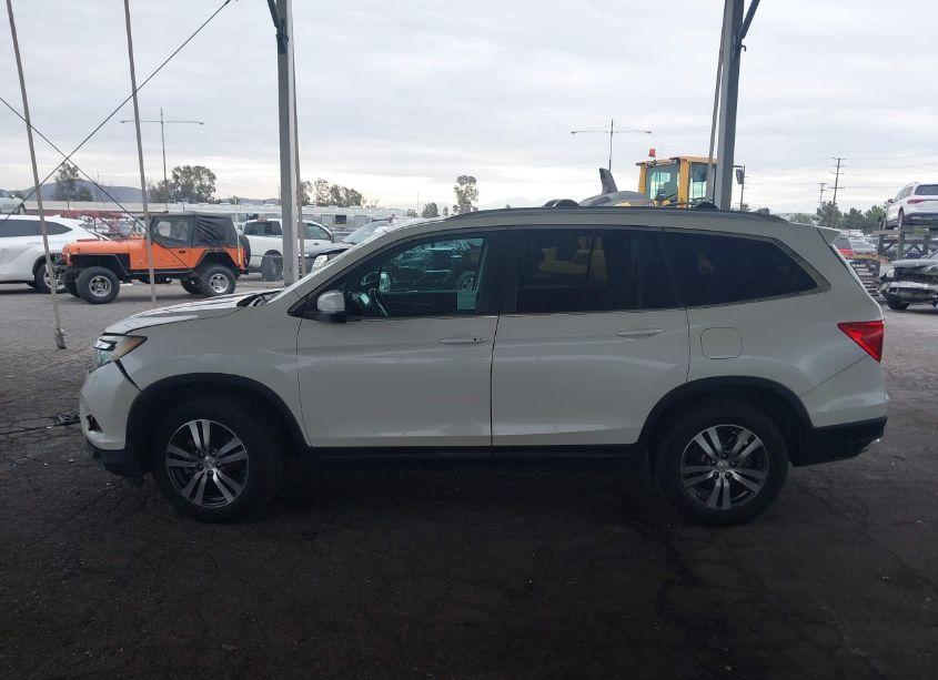 Photo 15 of 2017 Honda Pilot EX (VIN 5FNYF5H40HB009252)