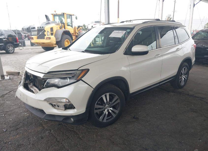 Photo 2 of 2017 Honda Pilot EX (VIN 5FNYF5H40HB009252)