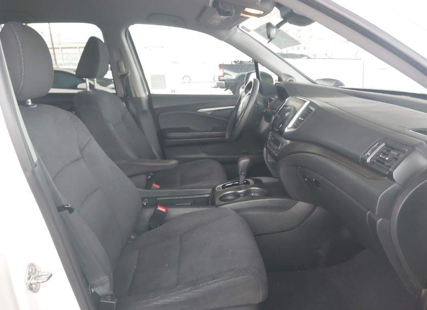 Photo 5 of 2017 Honda Pilot EX (VIN 5FNYF5H40HB009252)