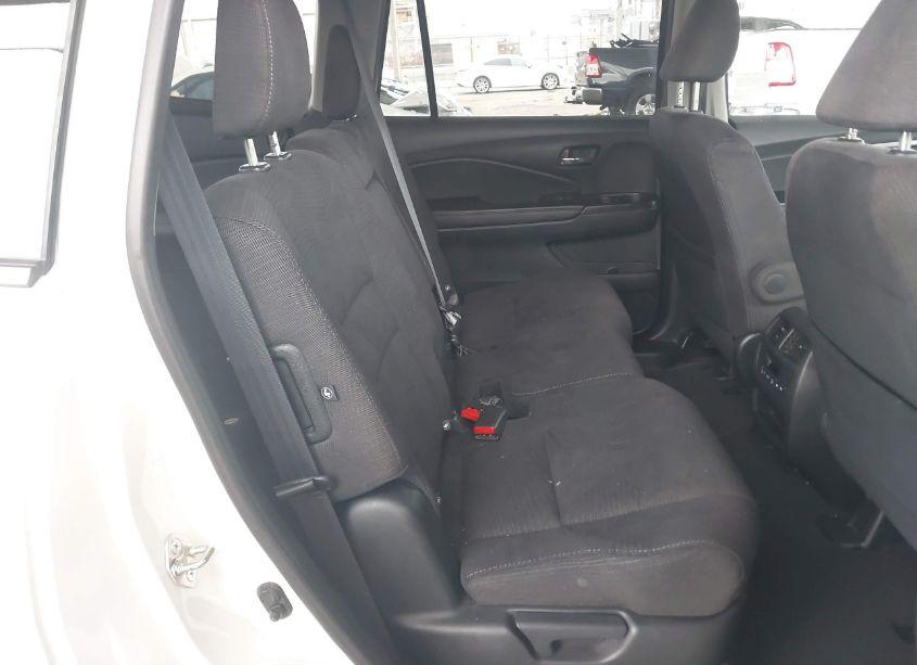 Photo 8 of 2017 Honda Pilot EX (VIN 5FNYF5H40HB009252)