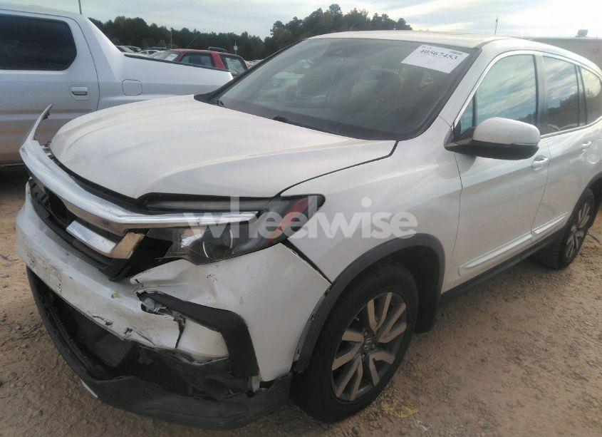 Photo 2 of 2019 Honda Pilot EX-L (VIN 5FNYF5H41KB009302)