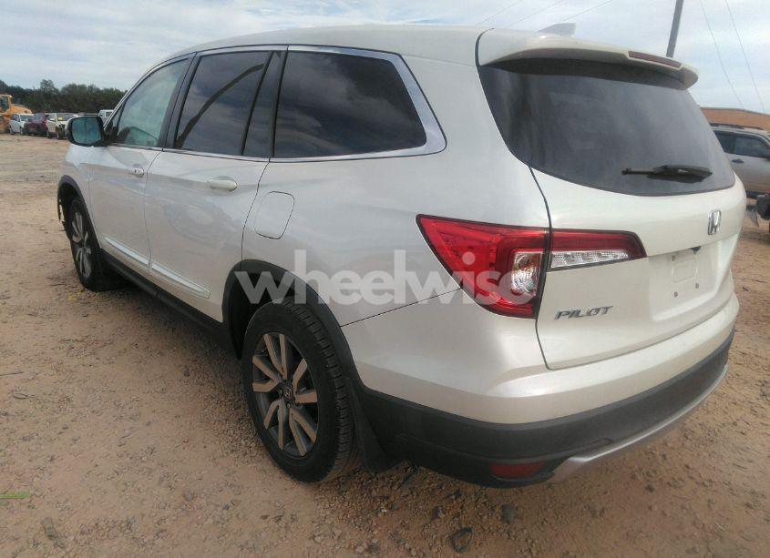 Photo 3 of 2019 Honda Pilot EX-L (VIN 5FNYF5H41KB009302)