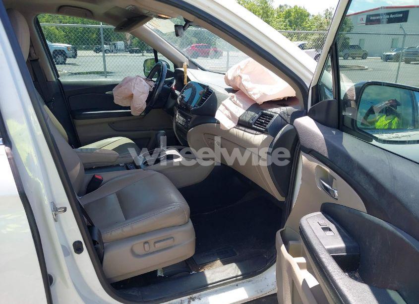 Photo 5 of 2019 Honda Pilot EX-L (VIN 5FNYF5H42KB026108)