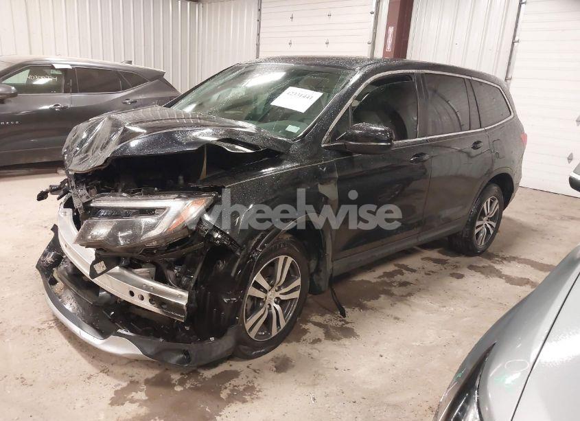 Photo 2 of 2016 Honda Pilot EX (VIN 5FNYF5H45GB024456)