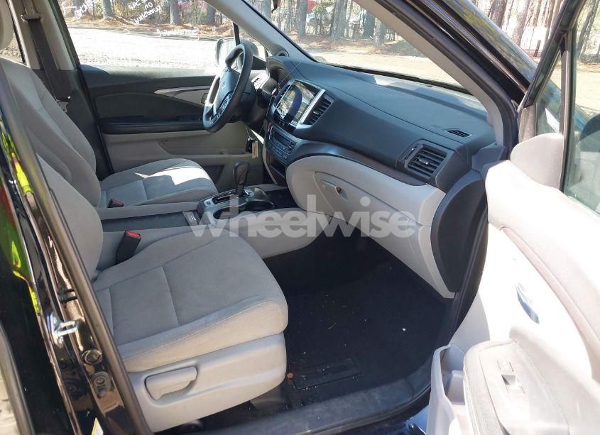 Photo 5 of 2016 Honda Pilot EX (VIN 5FNYF5H47GB024457)