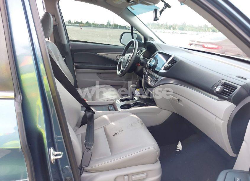 Photo 5 of 2016 Honda Pilot EX-L (VIN 5FNYF5H50GB004883)