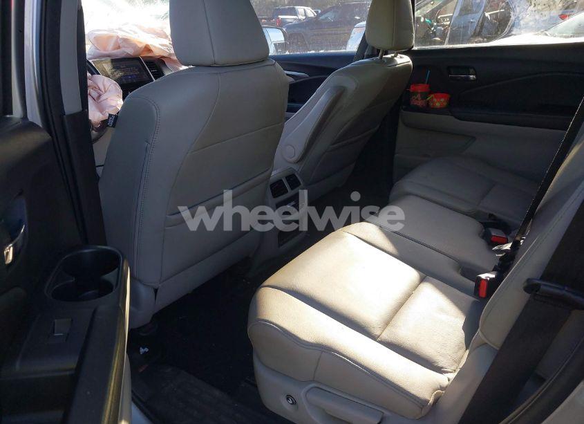 Photo 8 of 2016 Honda Pilot EX-L (VIN 5FNYF5H50GB013728)