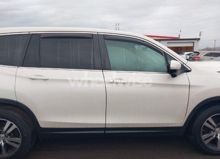 Photo 13 of 2016 Honda Pilot EX-L (VIN 5FNYF5H50GB020615)