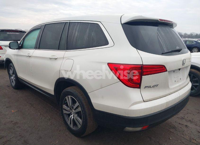 Photo 3 of 2016 Honda Pilot EX-L (VIN 5FNYF5H50GB020615)