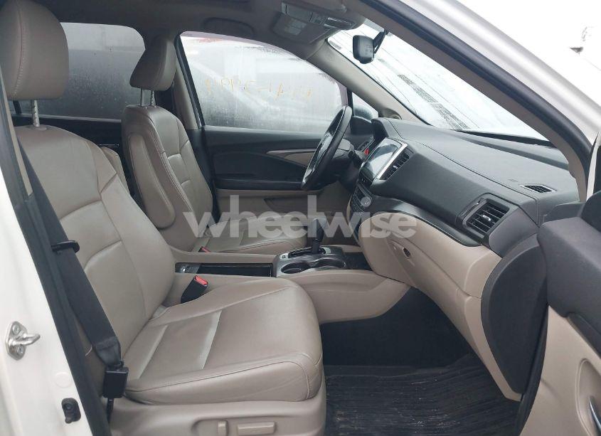 Photo 5 of 2016 Honda Pilot EX-L (VIN 5FNYF5H50GB020615)