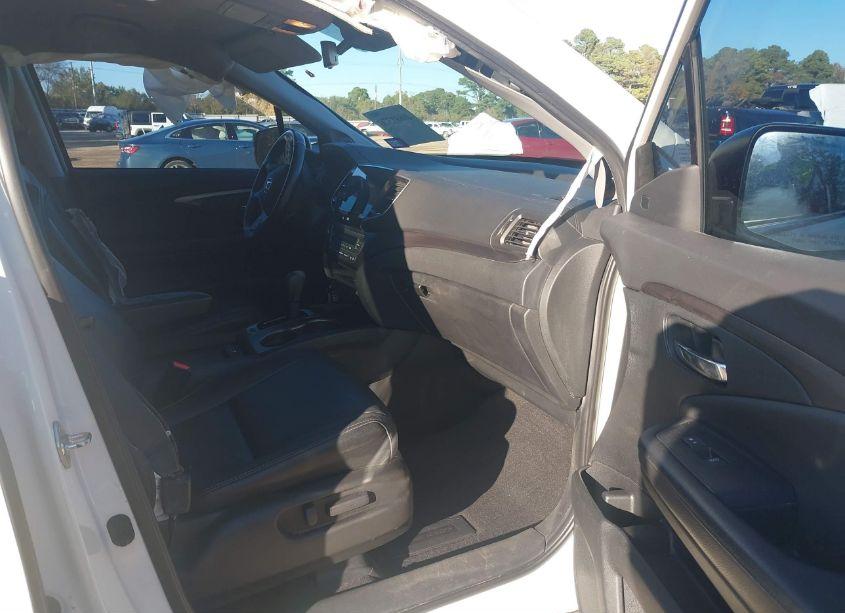 Photo 5 of 2019 Honda Pilot EX-L (VIN 5FNYF5H50KB035303)