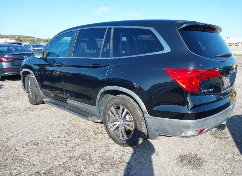 Photo 3 of 2016 Honda Pilot EX-L (VIN 5FNYF5H51GB025161)