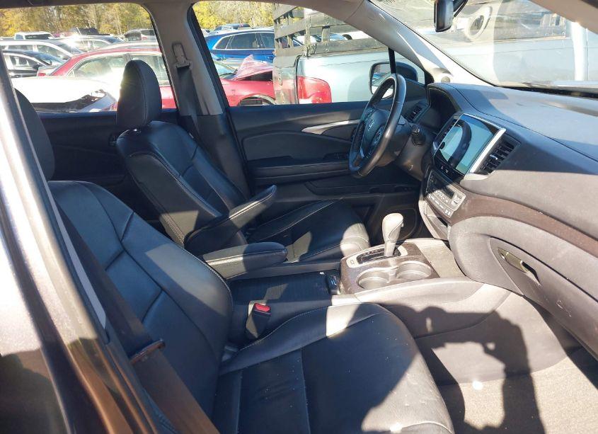 Photo 5 of 2018 Honda Pilot EX-L (VIN 5FNYF5H51JB016595)