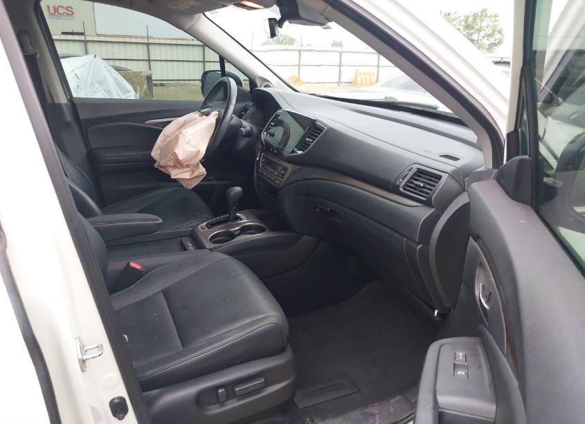 Photo 5 of 2019 Honda Pilot EX-L (VIN 5FNYF5H51KB009535)