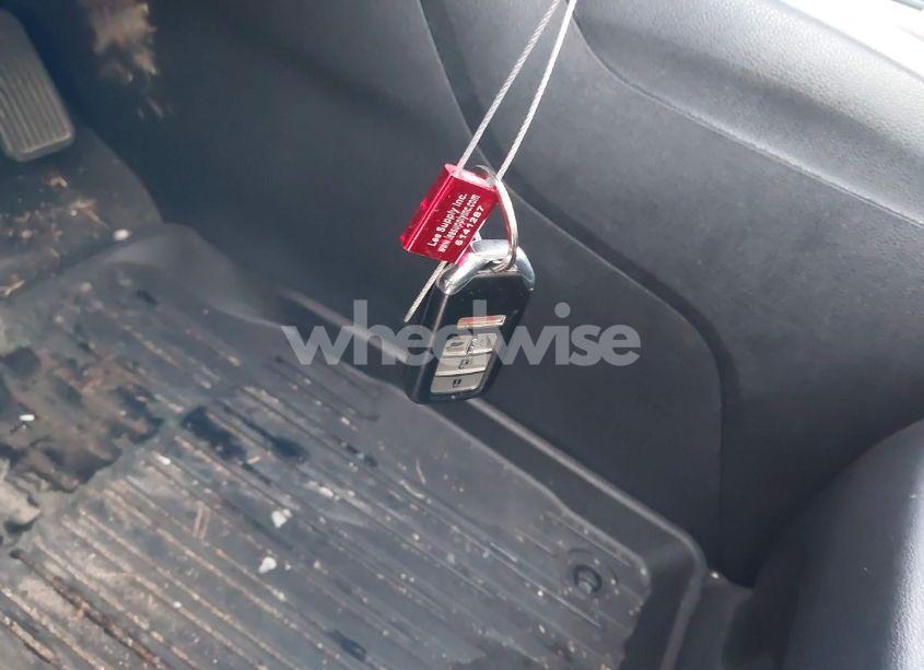 Photo 11 of 2021 Honda Pilot 2WD EX-L (VIN 5FNYF5H51MB037404)