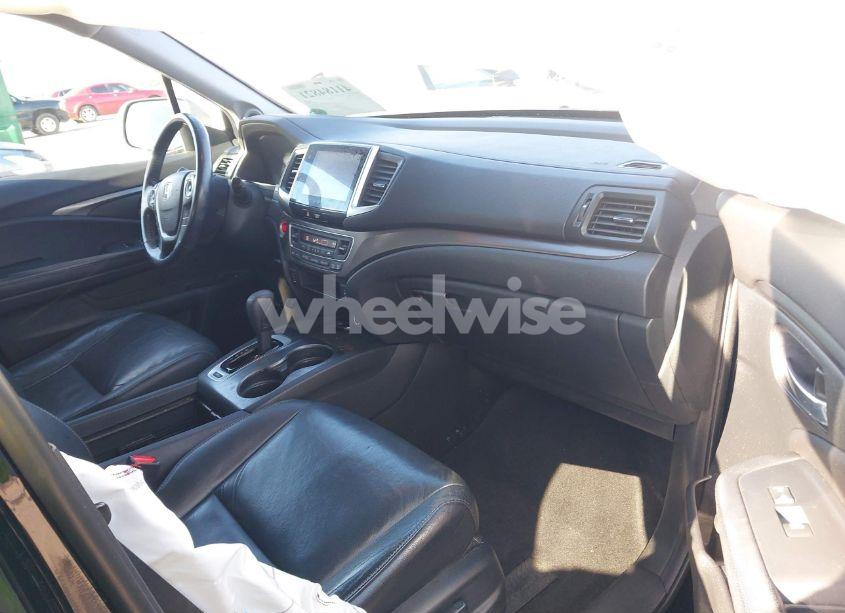 Photo 5 of 2016 Honda Pilot EX-L (VIN 5FNYF5H52GB021670)