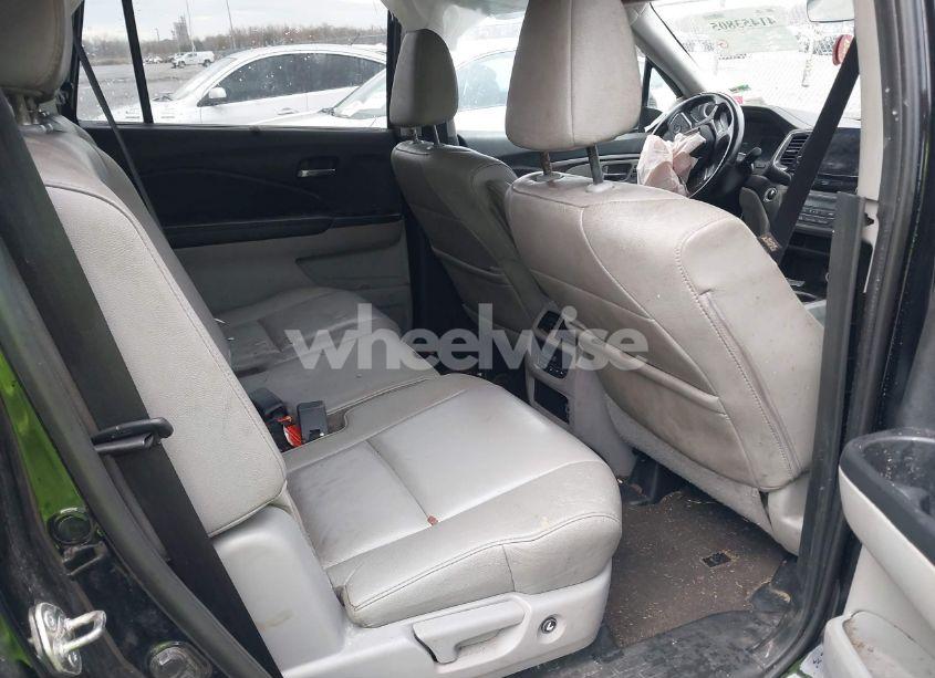 Photo 8 of 2019 Honda Pilot EX-L (VIN 5FNYF5H52KB016445)