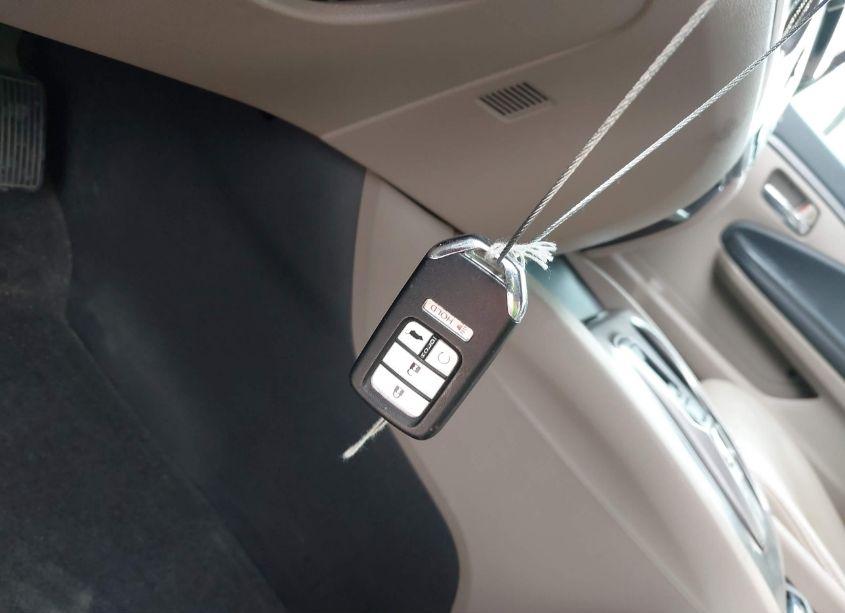 Photo 11 of 2021 Honda Pilot 2WD EX-L (VIN 5FNYF5H52MB012835)