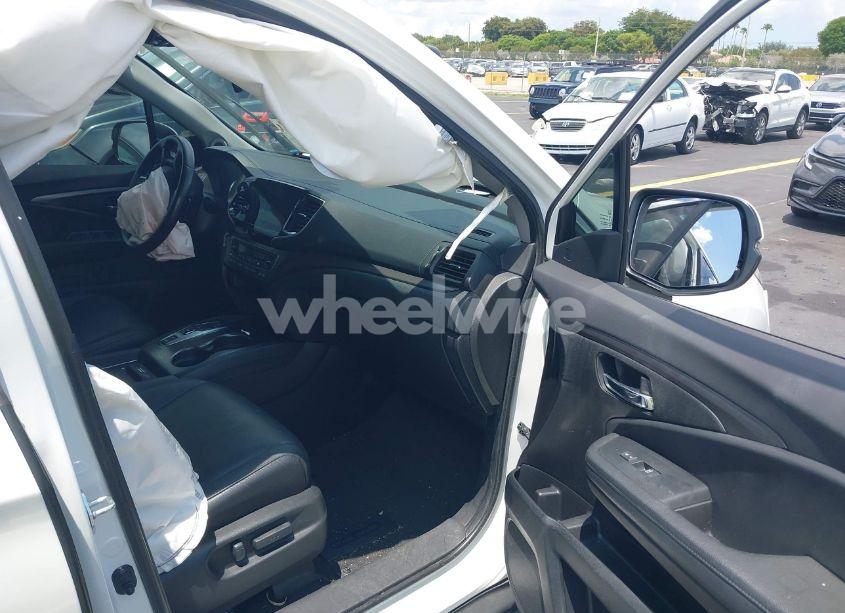 Photo 5 of 2021 Honda Pilot 2WD EX-L (VIN 5FNYF5H52MB039338)