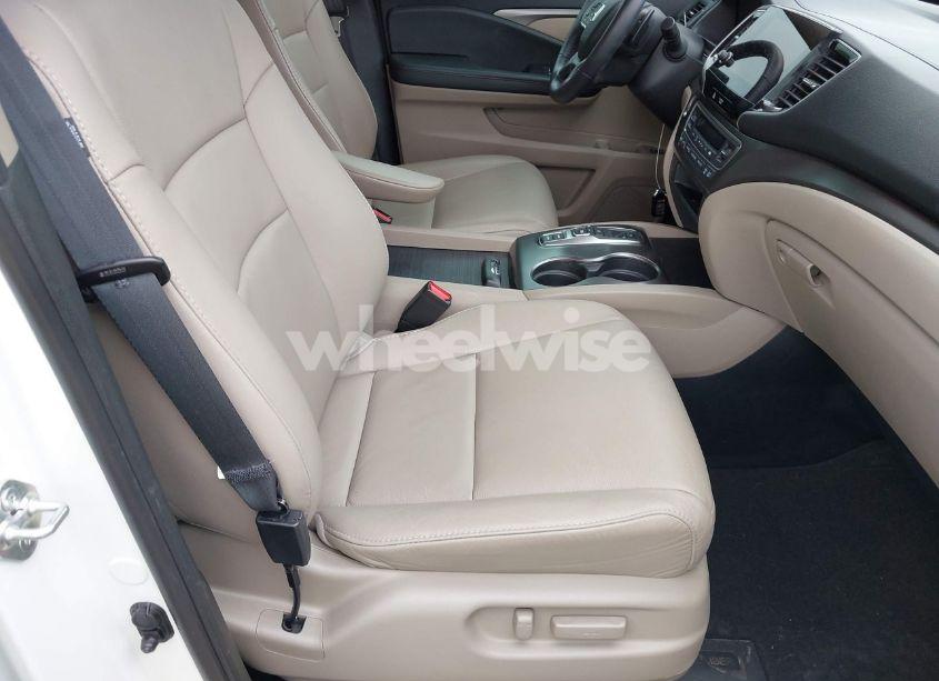 Photo 5 of 2022 Honda Pilot 2WD EX-L (VIN 5FNYF5H52NB003232)