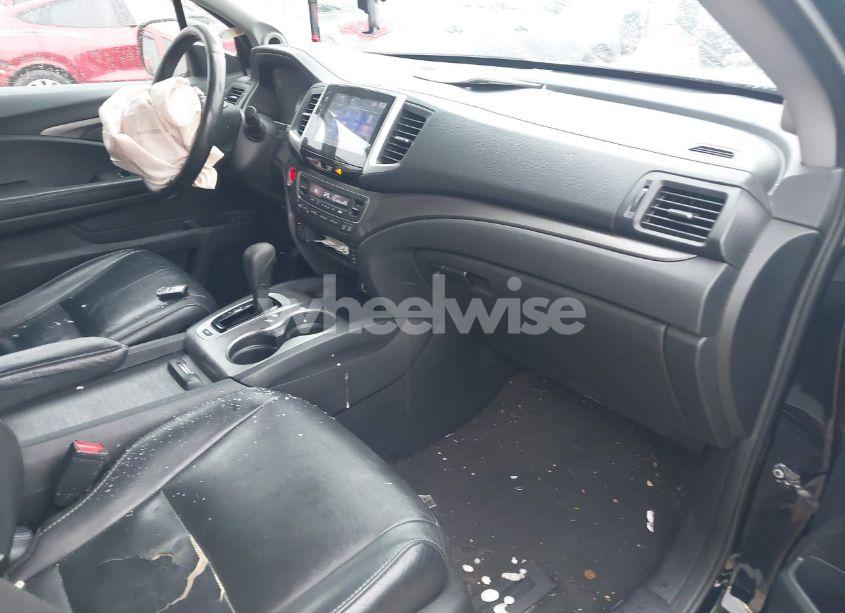 Photo 5 of 2017 Honda Pilot EX-L (VIN 5FNYF5H53HB018858)