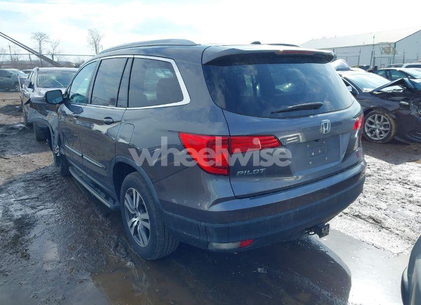 Photo 3 of 2017 Honda Pilot EX-L (VIN 5FNYF5H53HB029780)
