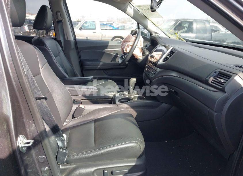 Photo 5 of 2017 Honda Pilot EX-L (VIN 5FNYF5H53HB029780)