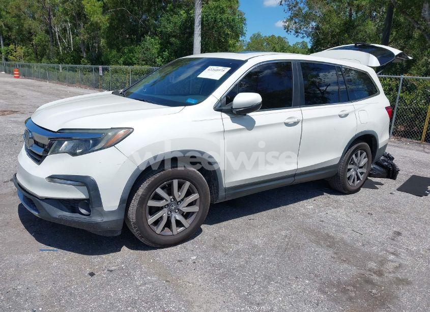 Photo 2 of 2019 Honda Pilot EX-L (VIN 5FNYF5H53KB012596)