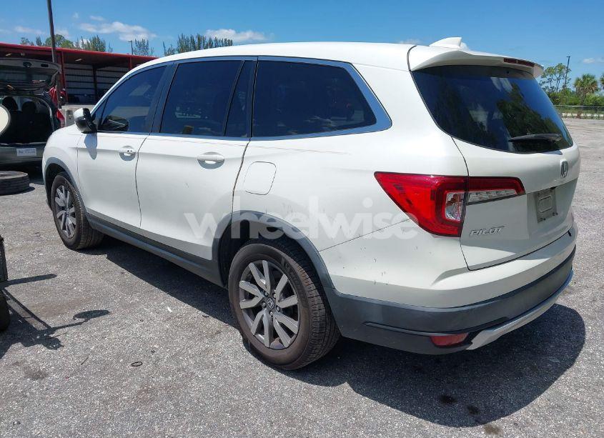Photo 3 of 2019 Honda Pilot EX-L (VIN 5FNYF5H53KB012596)