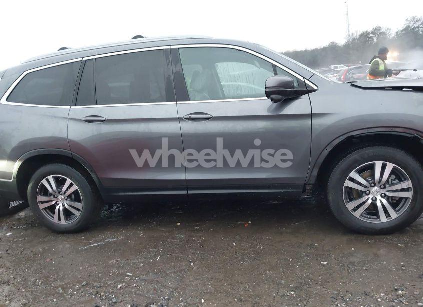 Photo 14 of 2016 Honda Pilot EX-L (VIN 5FNYF5H54GB011450)