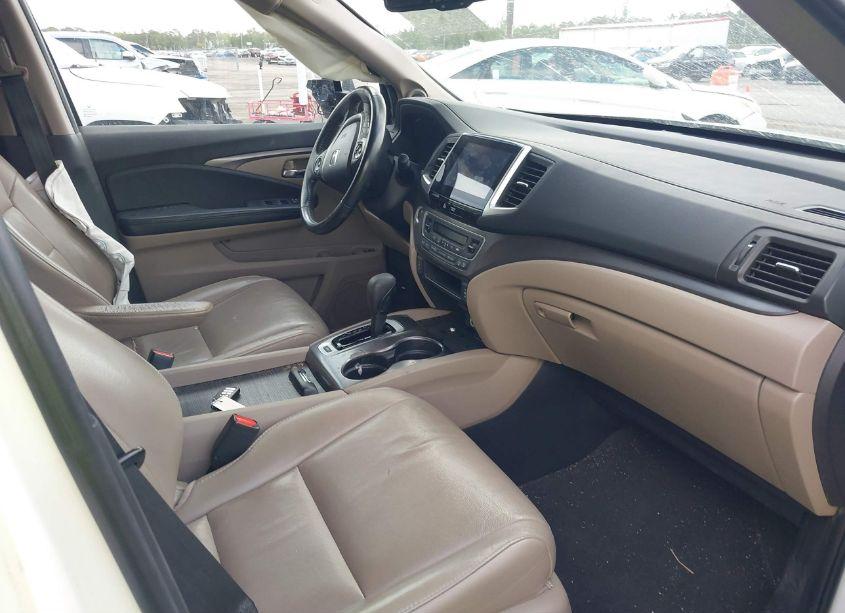 Photo 5 of 2016 Honda Pilot EX-L (VIN 5FNYF5H54GB025025)