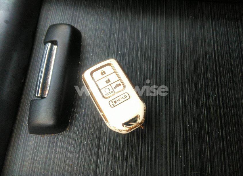 Photo 11 of 2021 Honda Pilot 2WD EX-L (VIN 5FNYF5H54MB031807)