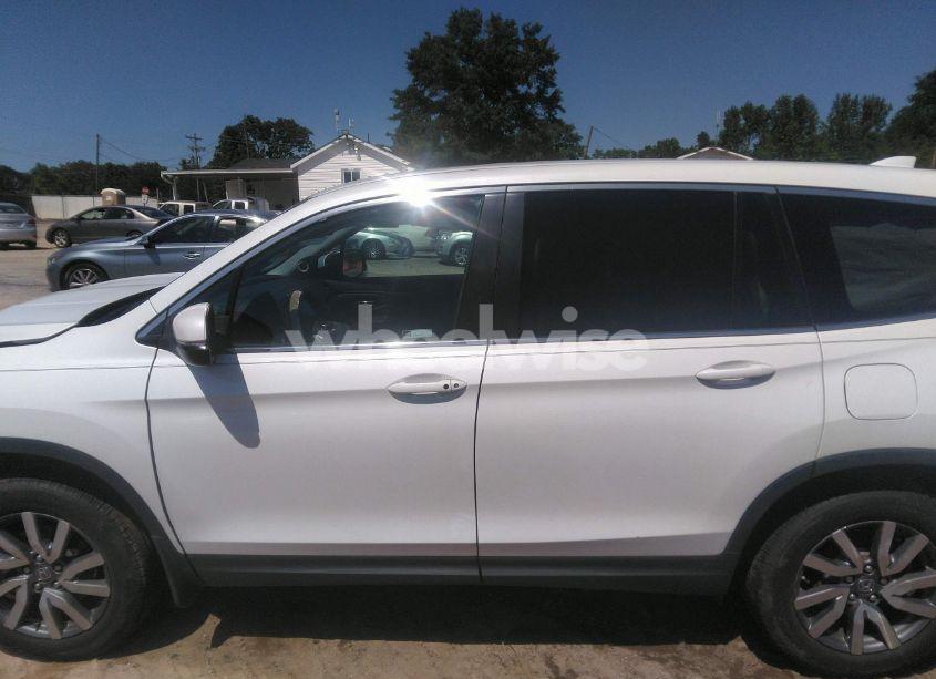 Photo 14 of 2021 Honda Pilot 2WD EX-L (VIN 5FNYF5H54MB031807)