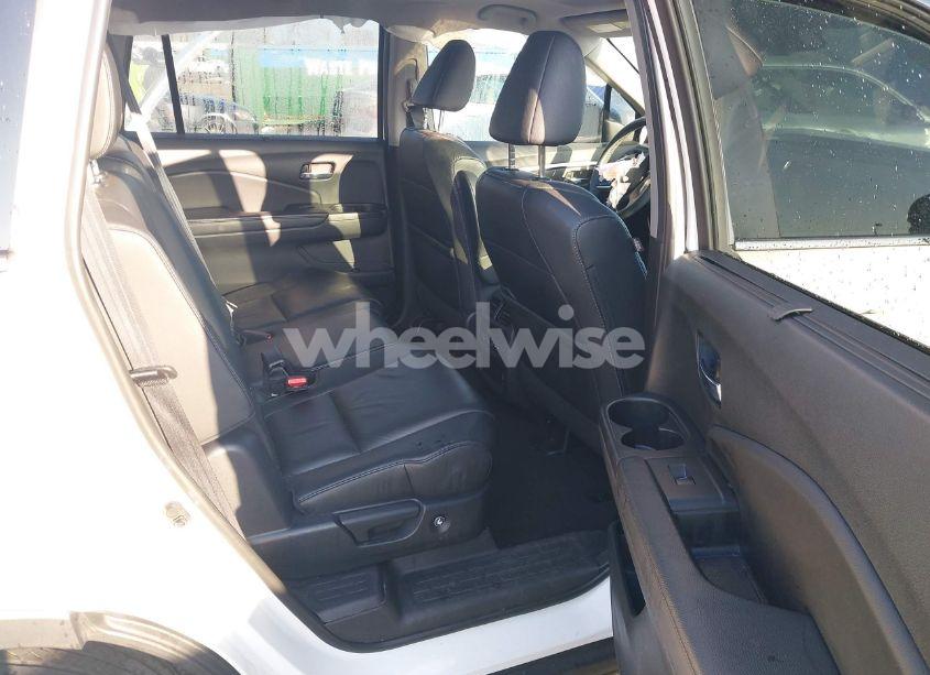 Photo 8 of 2022 Honda Pilot 2WD EX-L (VIN 5FNYF5H54NB036152)