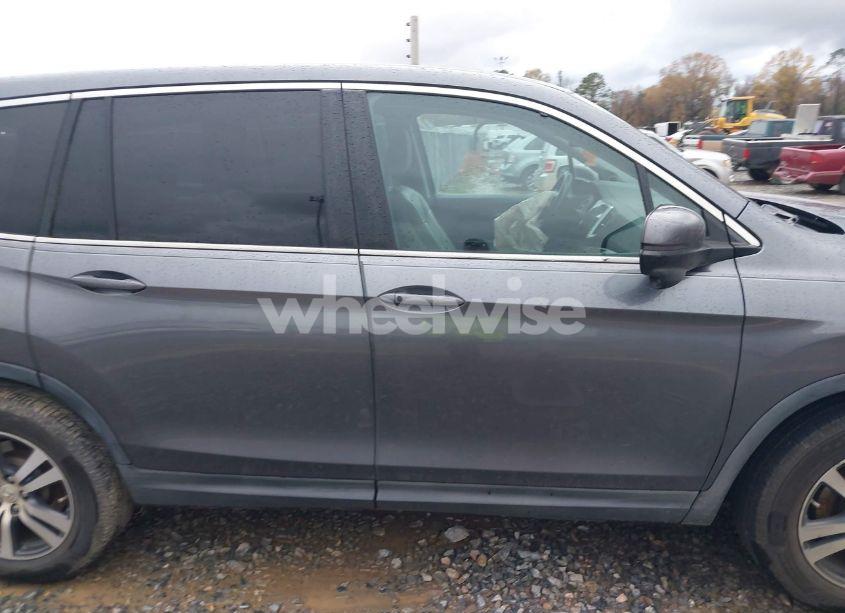 Photo 13 of 2016 Honda Pilot EX-L (VIN 5FNYF5H55GB001123)