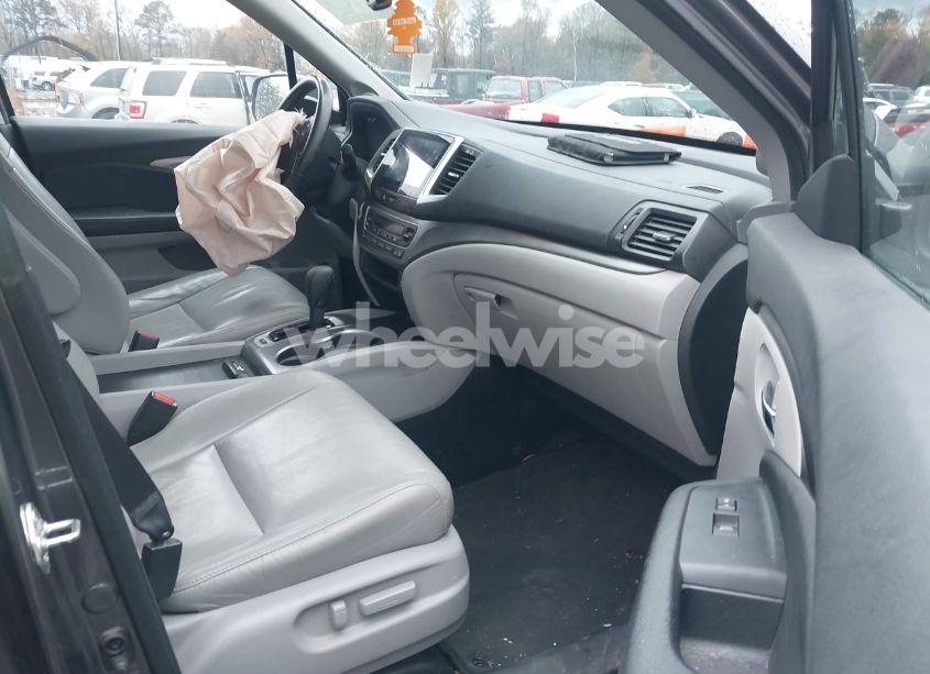 Photo 5 of 2016 Honda Pilot EX-L (VIN 5FNYF5H55GB001123)