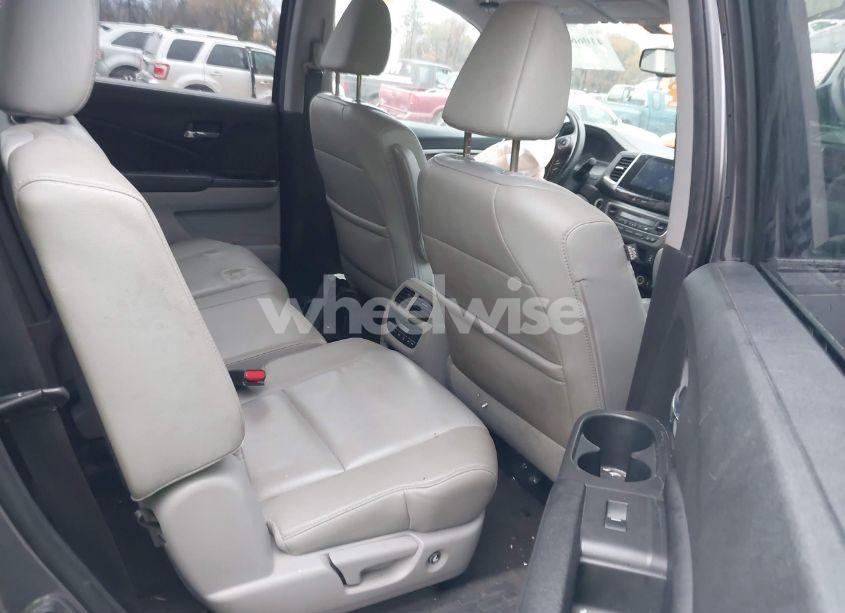 Photo 8 of 2016 Honda Pilot EX-L (VIN 5FNYF5H55GB001123)