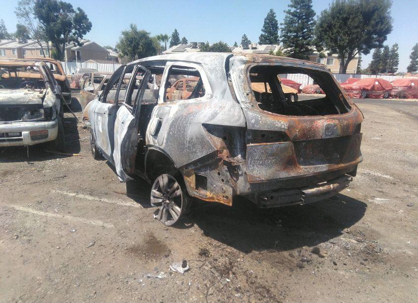 Photo 3 of 2016 Honda Pilot EX-L (VIN 5FNYF5H55GB010940)